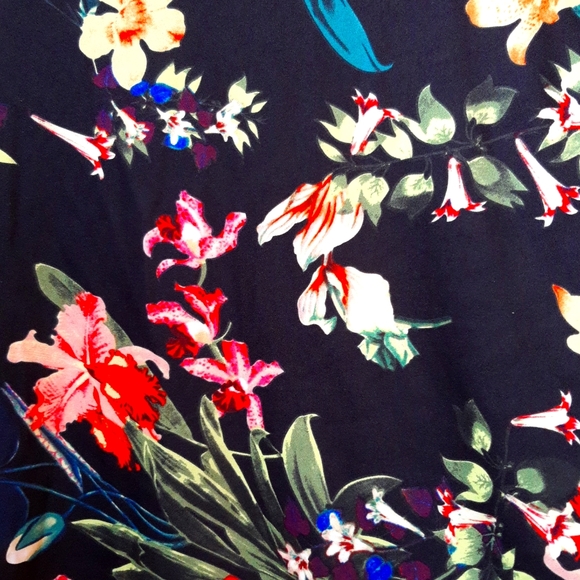 🌺 Floral Poncho - Picture 3 of 3